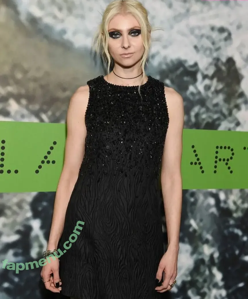 Taylor Momsen nude photo #0221 (aryelsoul / taylormomsen)