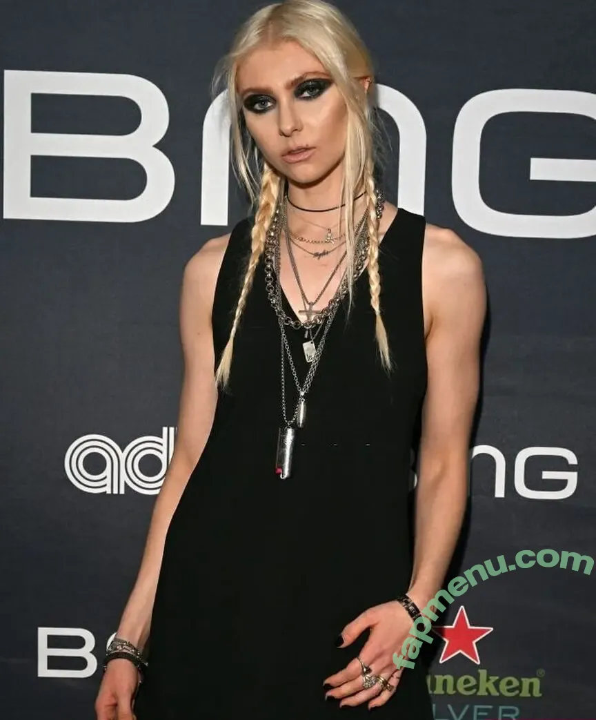 Taylor Momsen nude photo #0225 (aryelsoul / taylormomsen)
