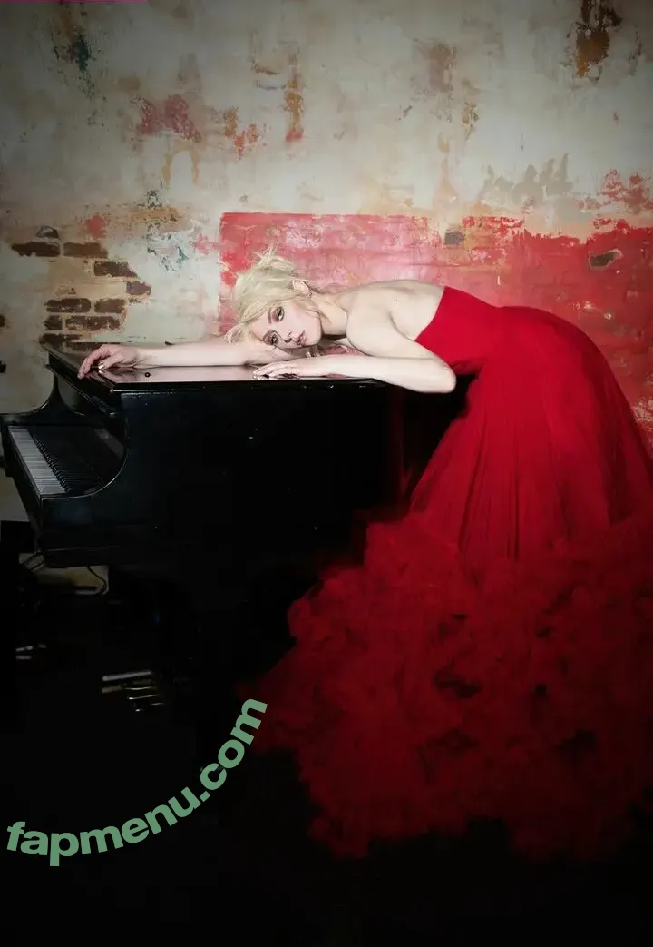 Taylor Momsen nude photo #0230 (aryelsoul / taylormomsen)