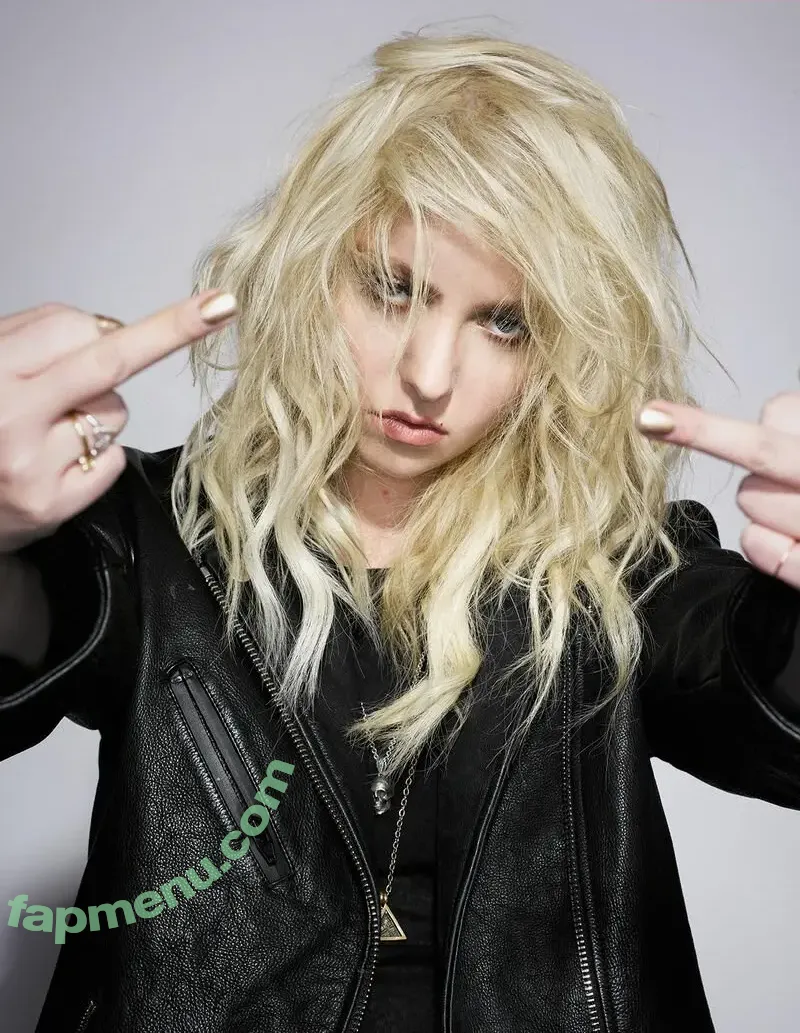 Taylor Momsen nude photo #0234 (aryelsoul / taylormomsen)