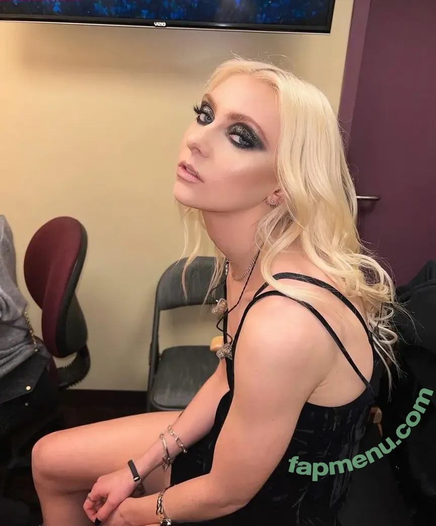 Taylor Momsen nude photo #0262 (aryelsoul / taylormomsen)