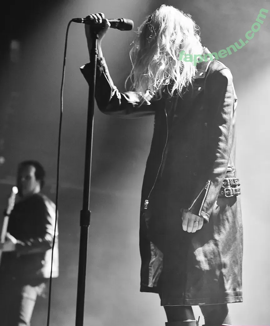 Taylor Momsen nude photo #0331 (aryelsoul / taylormomsen)