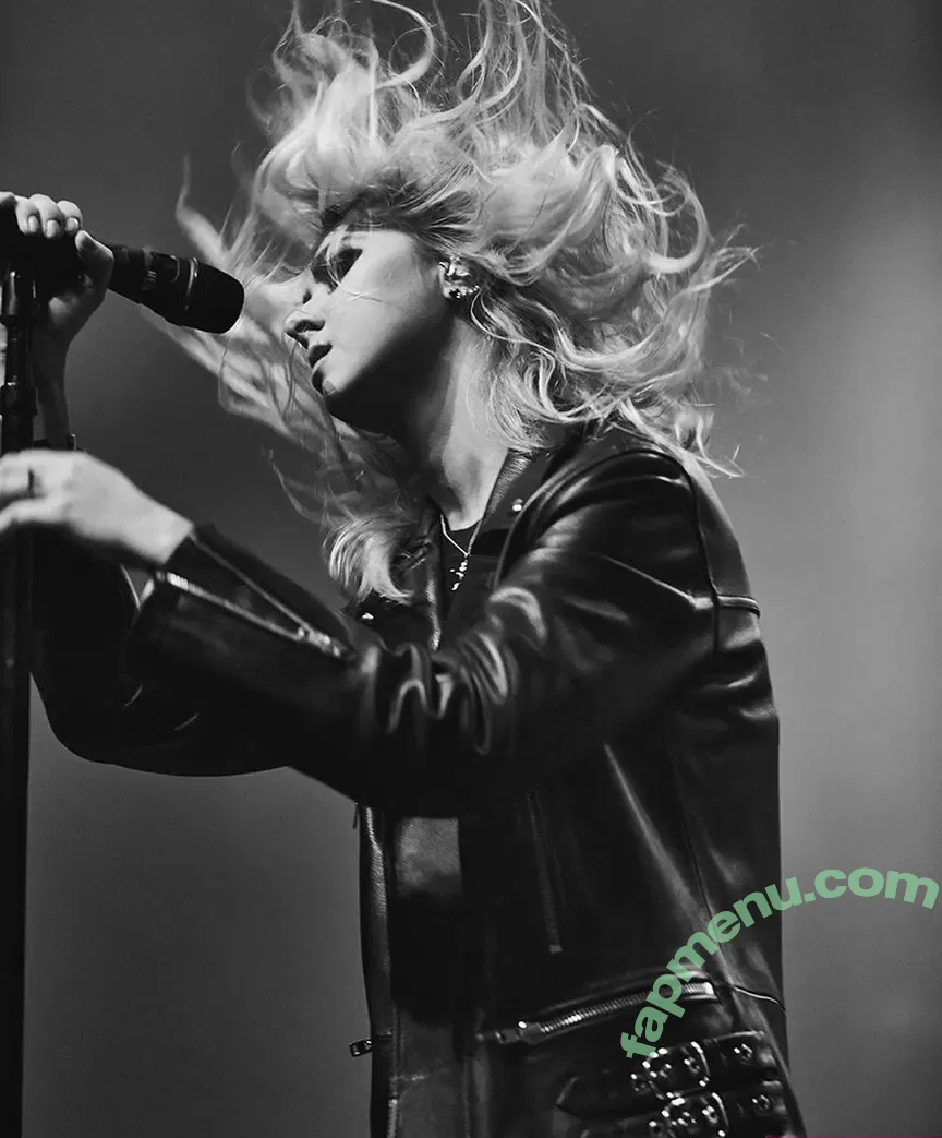 Taylor Momsen nude photo #0333 (aryelsoul / taylormomsen)