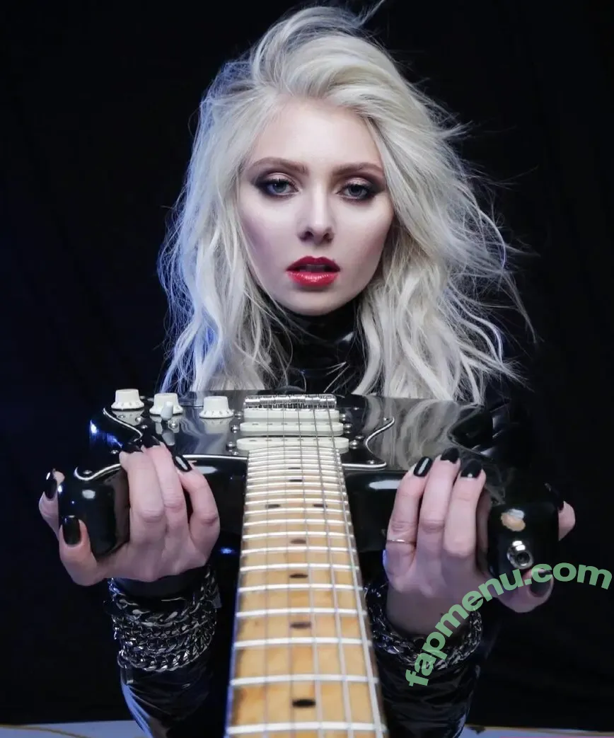 Taylor Momsen nude photo #0335 (aryelsoul / taylormomsen)