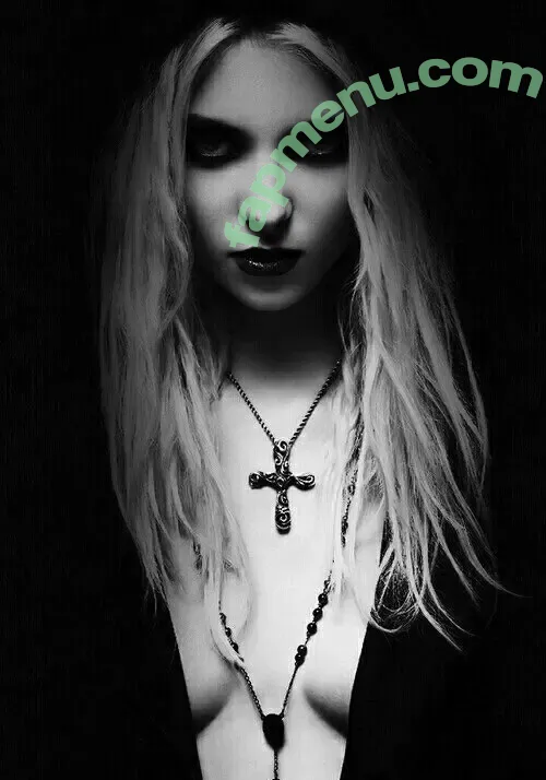 Taylor Momsen nude photo #0358 (aryelsoul / taylormomsen)