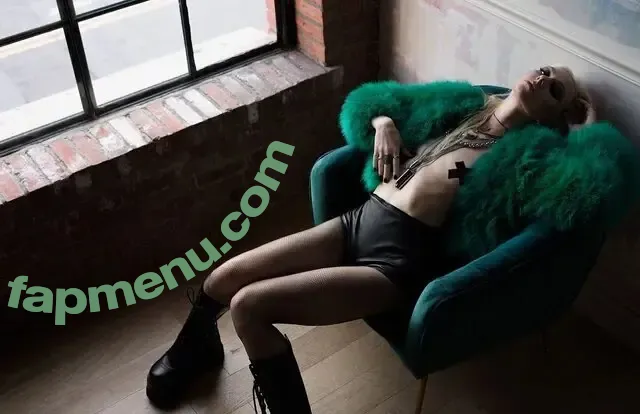 Taylor Momsen nude photo #0373 (aryelsoul / taylormomsen)