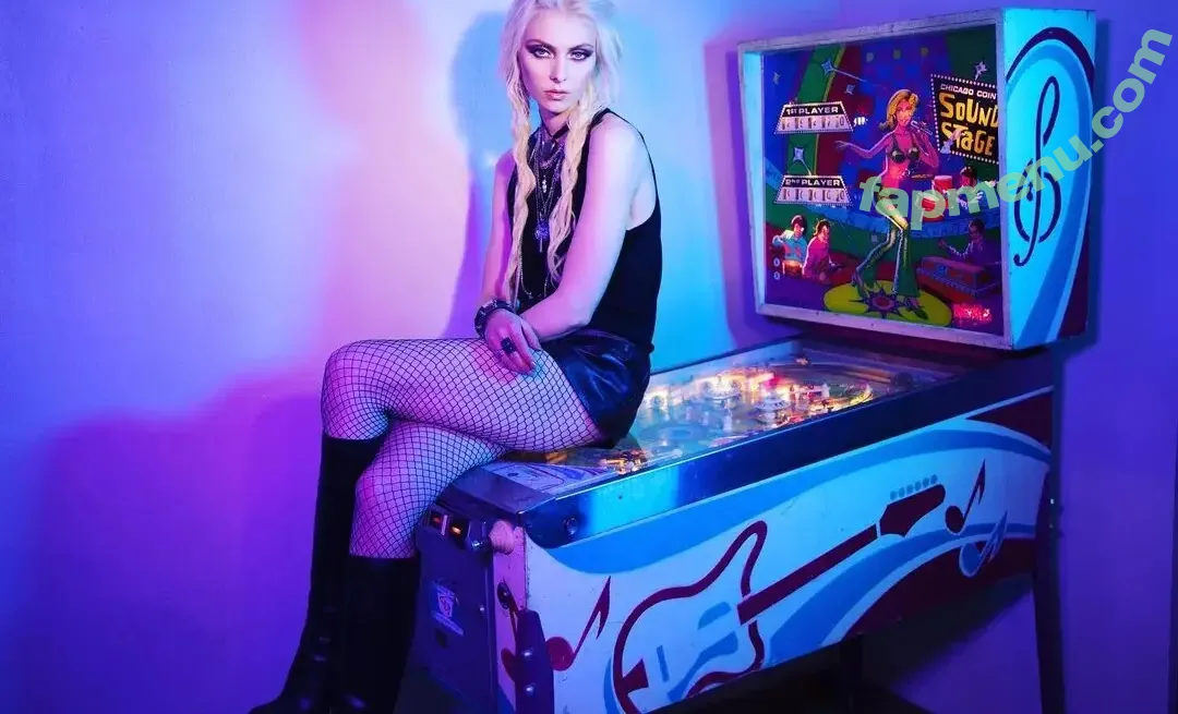 Taylor Momsen nude photo #0382 (aryelsoul / taylormomsen)