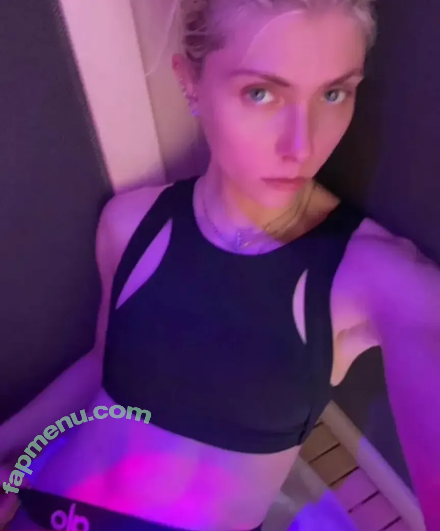 Taylor Momsen nude photo #0397 (aryelsoul / taylormomsen)