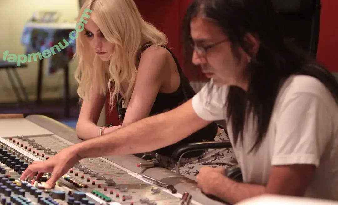 Taylor Momsen nude photo #0418 (aryelsoul / taylormomsen)