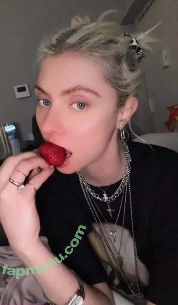 Taylor Momsen nude photo #0419 (aryelsoul / taylormomsen)