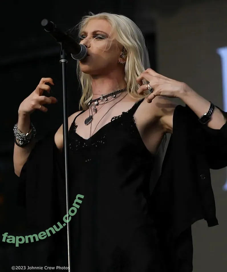 Taylor Momsen nude photo #0435 (aryelsoul / taylormomsen)