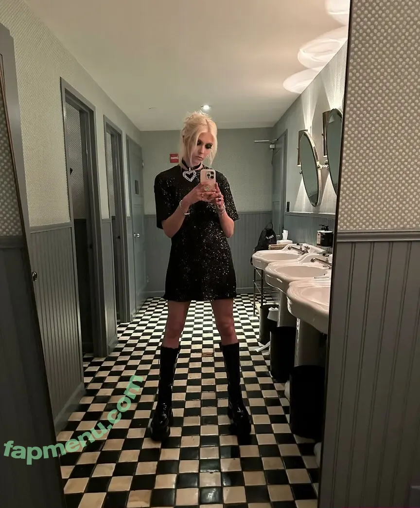 Taylor Momsen nude photo #0445 (aryelsoul / taylormomsen)