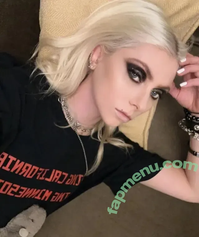 Taylor Momsen nude photo #0471 (aryelsoul / taylormomsen)