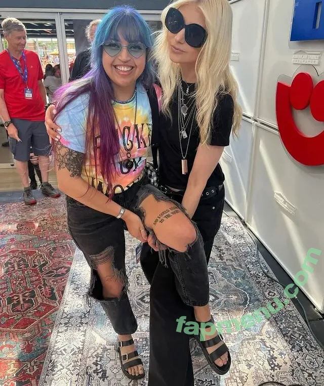 Taylor Momsen nude photo #0476 (aryelsoul / taylormomsen)