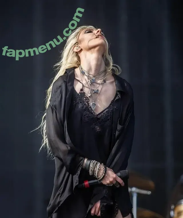 Taylor Momsen nude photo #0483 (aryelsoul / taylormomsen)