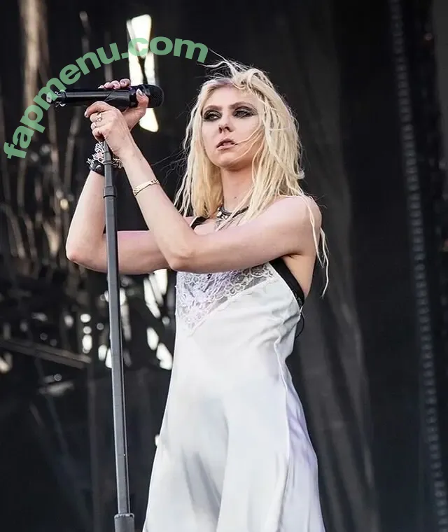 Taylor Momsen nude photo #0491 (aryelsoul / taylormomsen)