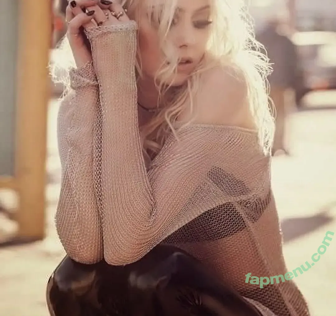 Taylor Momsen nude photo #0510 (aryelsoul / taylormomsen)