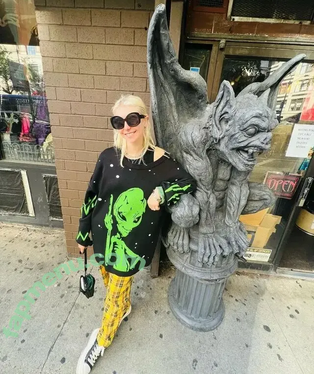 Taylor Momsen nude photo #0545 (aryelsoul / taylormomsen)