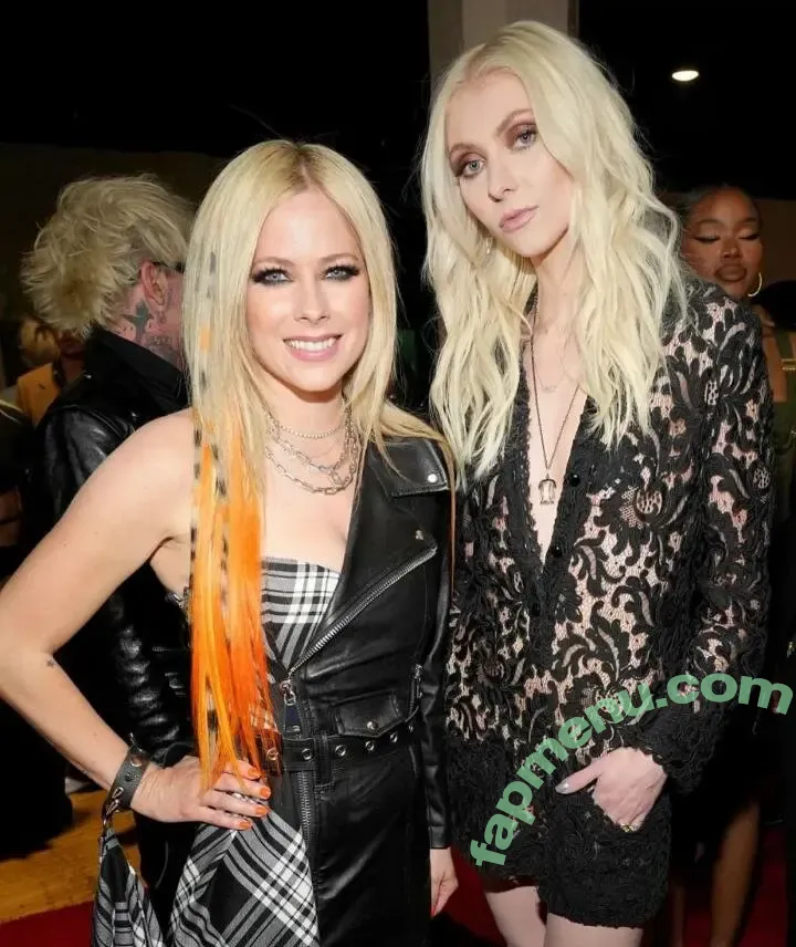 Taylor Momsen nude photo #0566 (aryelsoul / taylormomsen)