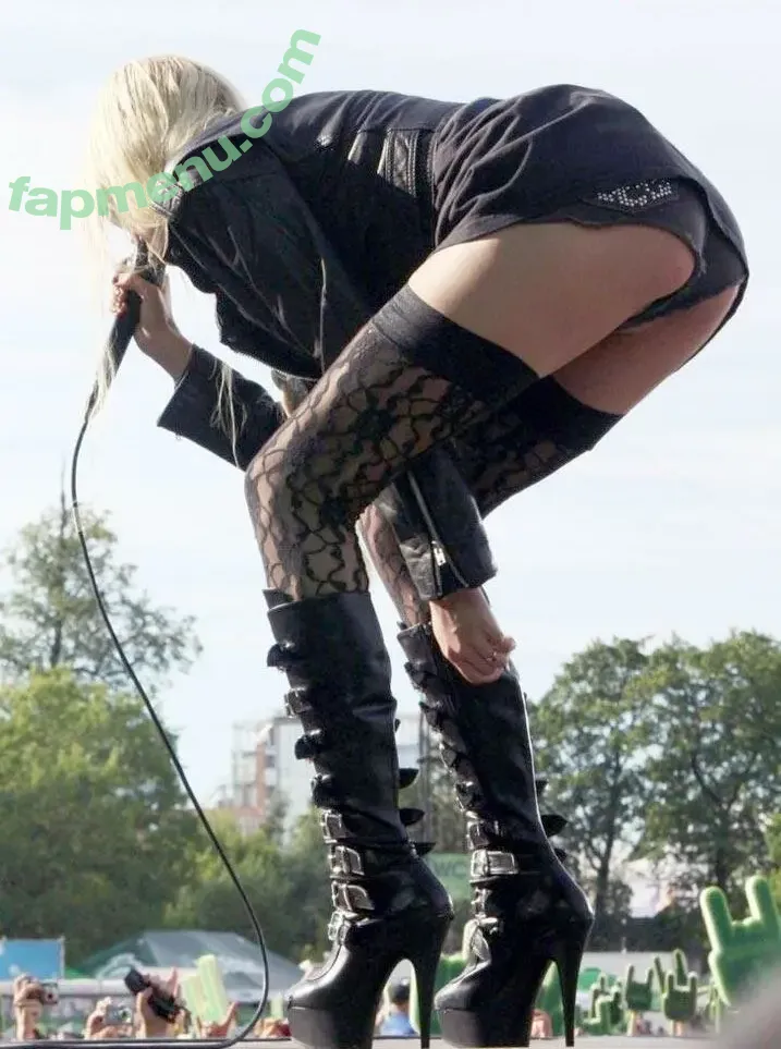 Taylor Momsen nude photo #0570 (aryelsoul / taylormomsen)