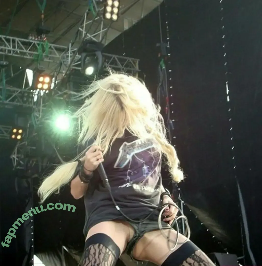 Taylor Momsen nude photo #0572 (aryelsoul / taylormomsen)