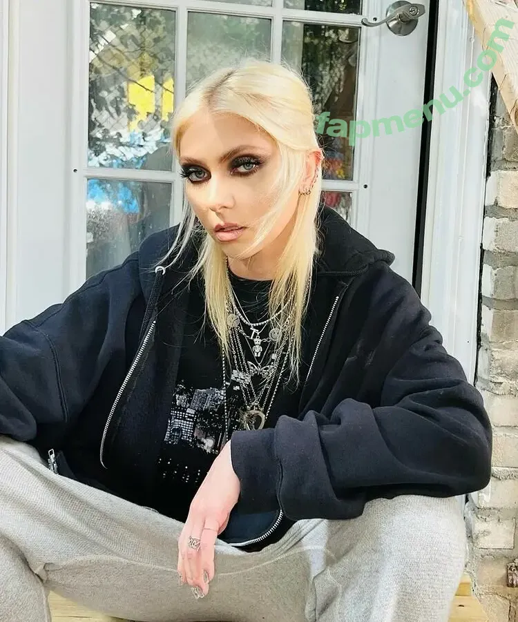 Taylor Momsen nude photo #0582 (aryelsoul / taylormomsen)