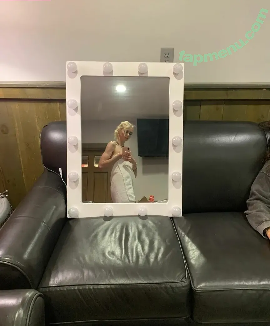 Taylor Momsen nude photo #0591 (aryelsoul / taylormomsen)