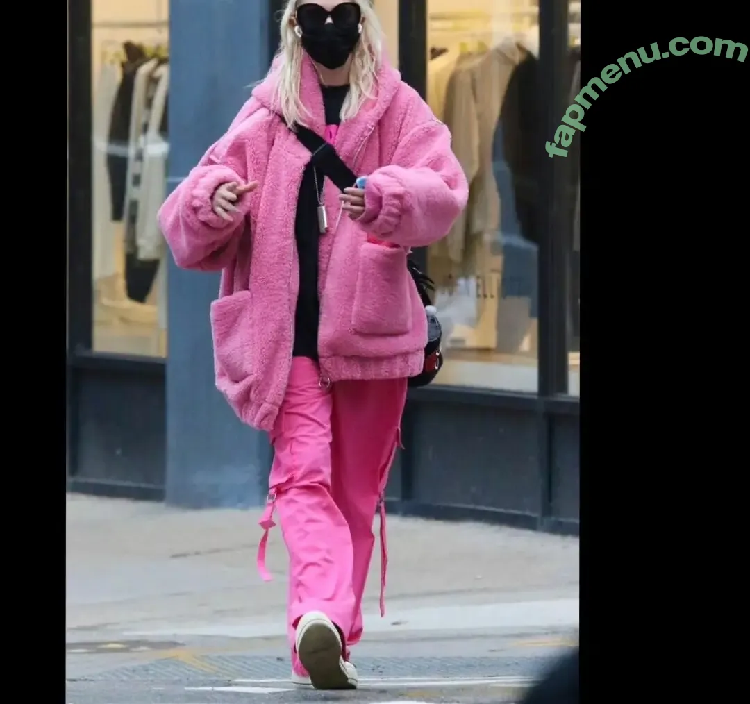 Taylor Momsen nude photo #0601 (aryelsoul / taylormomsen)