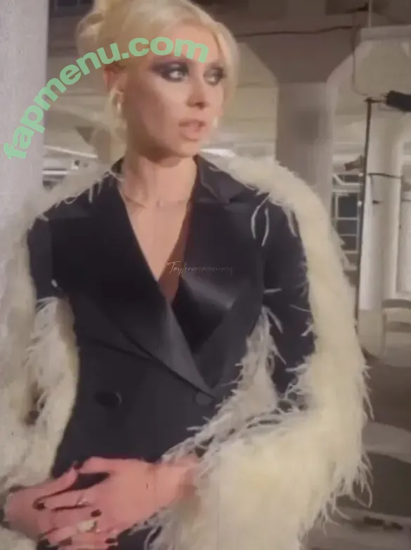 Taylor Momsen nude photo #0648 (aryelsoul / taylormomsen)