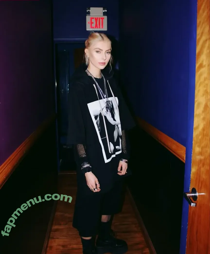 Taylor Momsen nude photo #0679 (aryelsoul / taylormomsen)