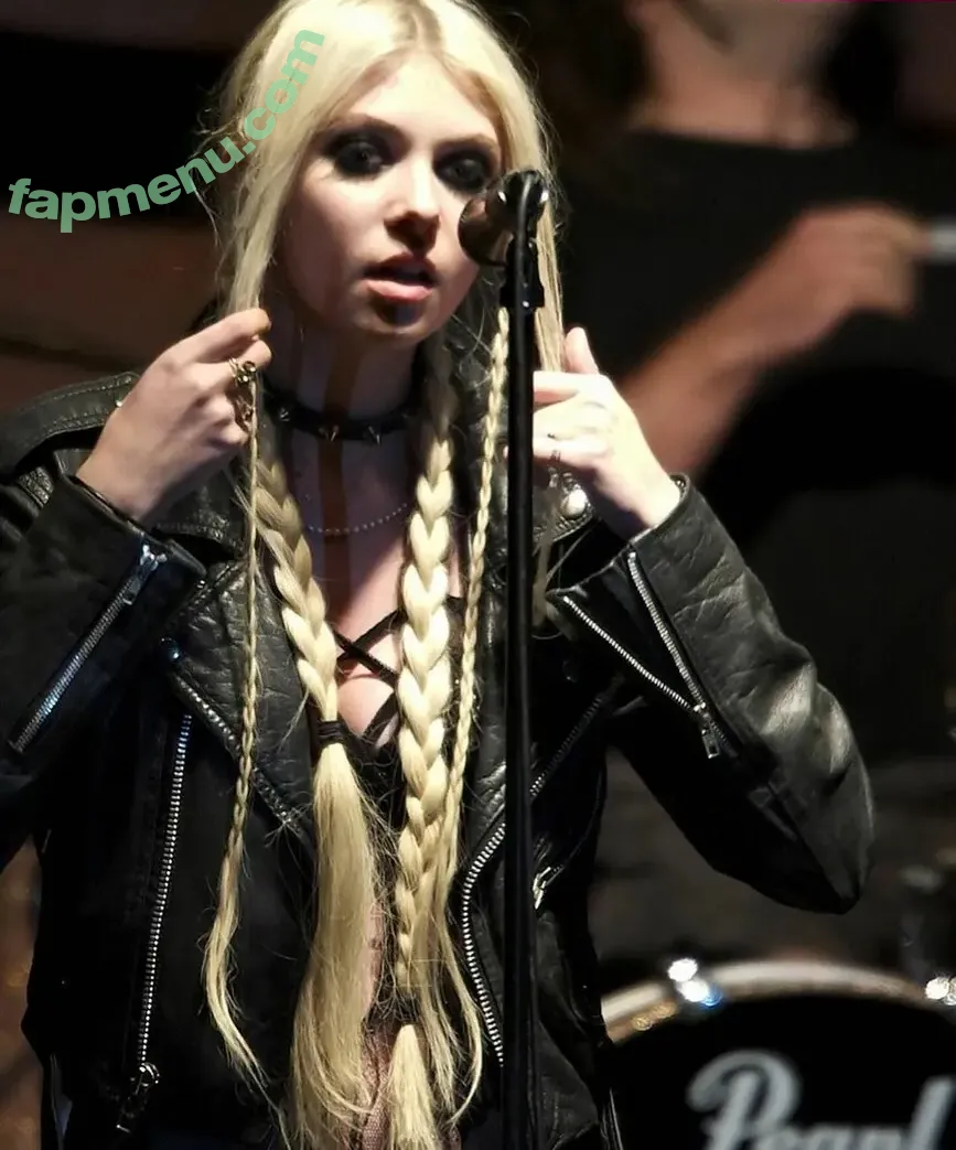 Taylor Momsen nude photo #0694 (aryelsoul / taylormomsen)