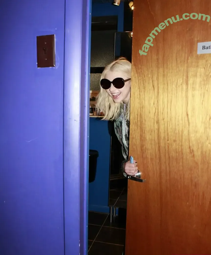 Taylor Momsen nude photo #0699 (aryelsoul / taylormomsen)