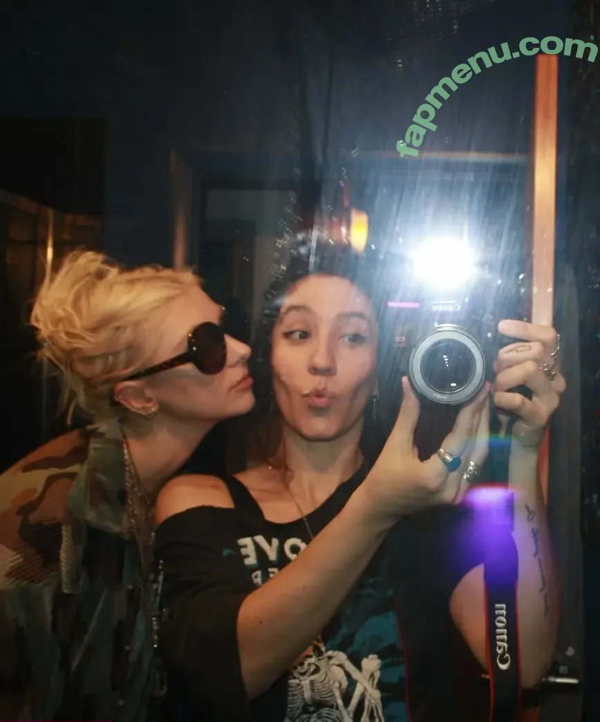 Taylor Momsen nude photo #0700 (aryelsoul / taylormomsen)