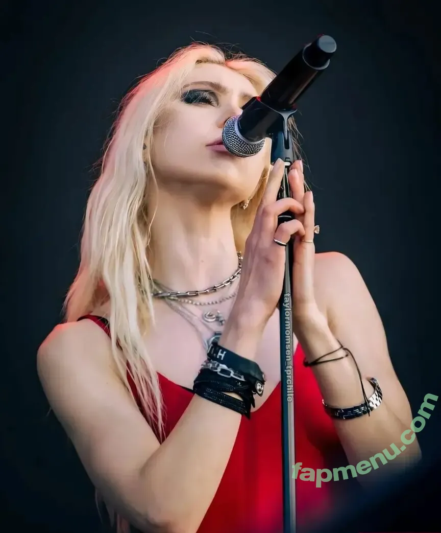 Taylor Momsen nude photo #0743 (aryelsoul / taylormomsen)