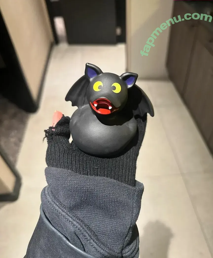 Taylor Momsen nude photo #0754 (aryelsoul / taylormomsen)