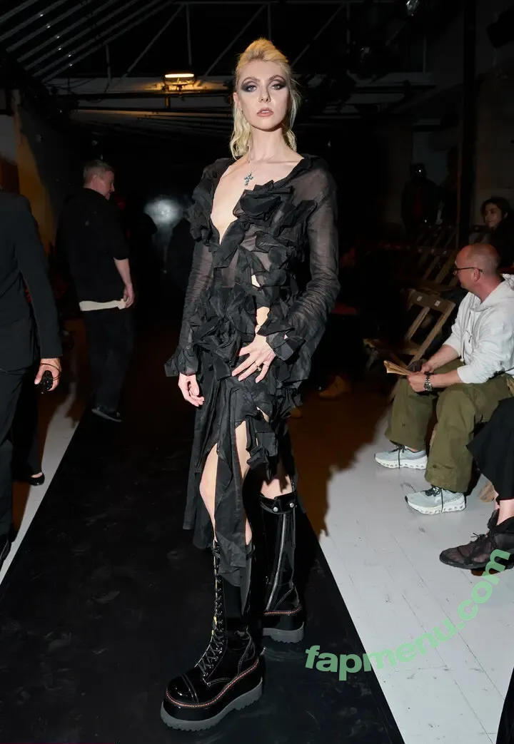 Taylor Momsen nude photo #0783 (aryelsoul / taylormomsen)