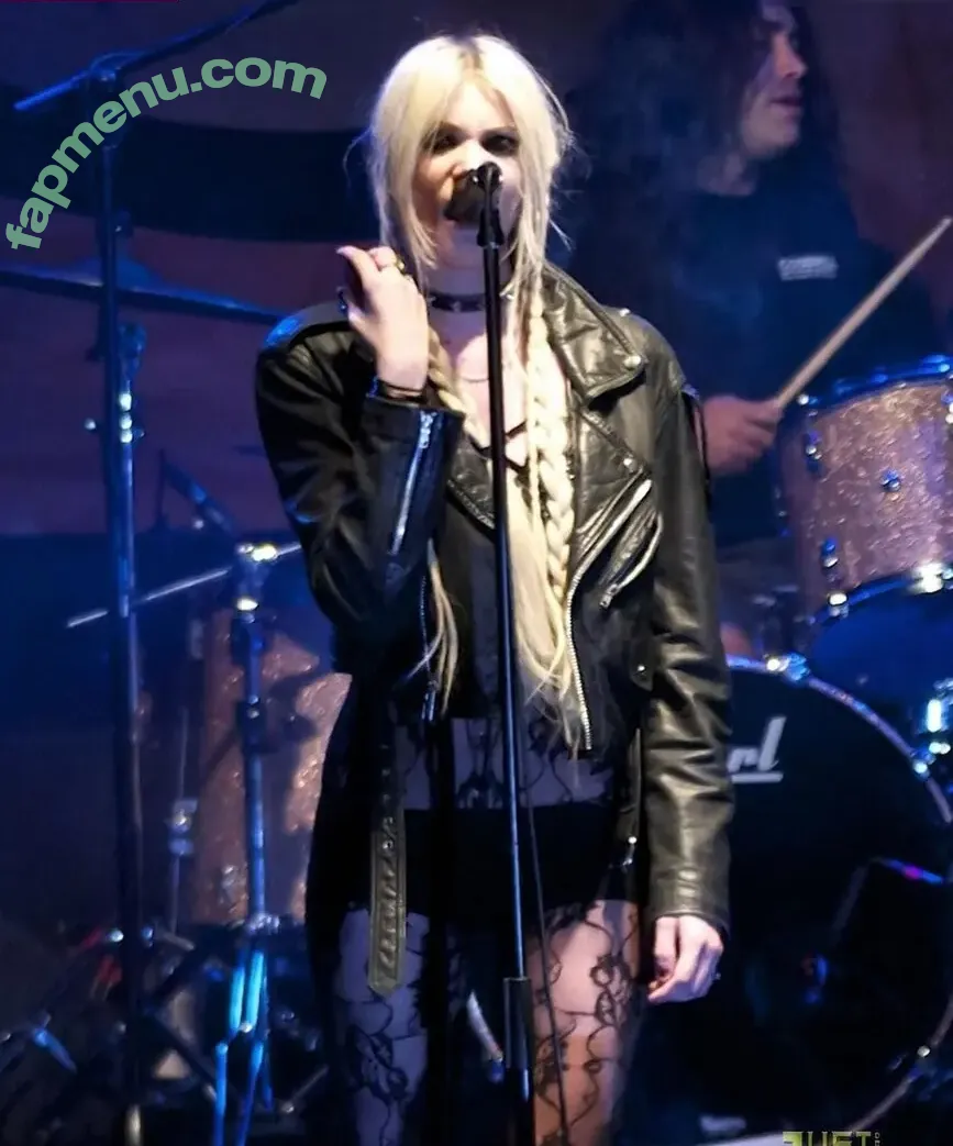 Taylor Momsen nude photo #0788 (aryelsoul / taylormomsen)