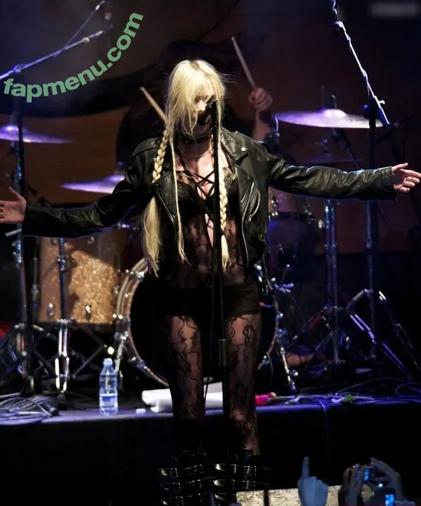 Taylor Momsen nude photo #0790 (aryelsoul / taylormomsen)