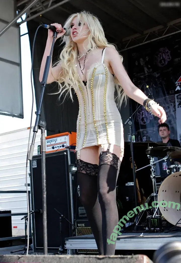 Taylor Momsen nude photo #0818 (aryelsoul / taylormomsen)