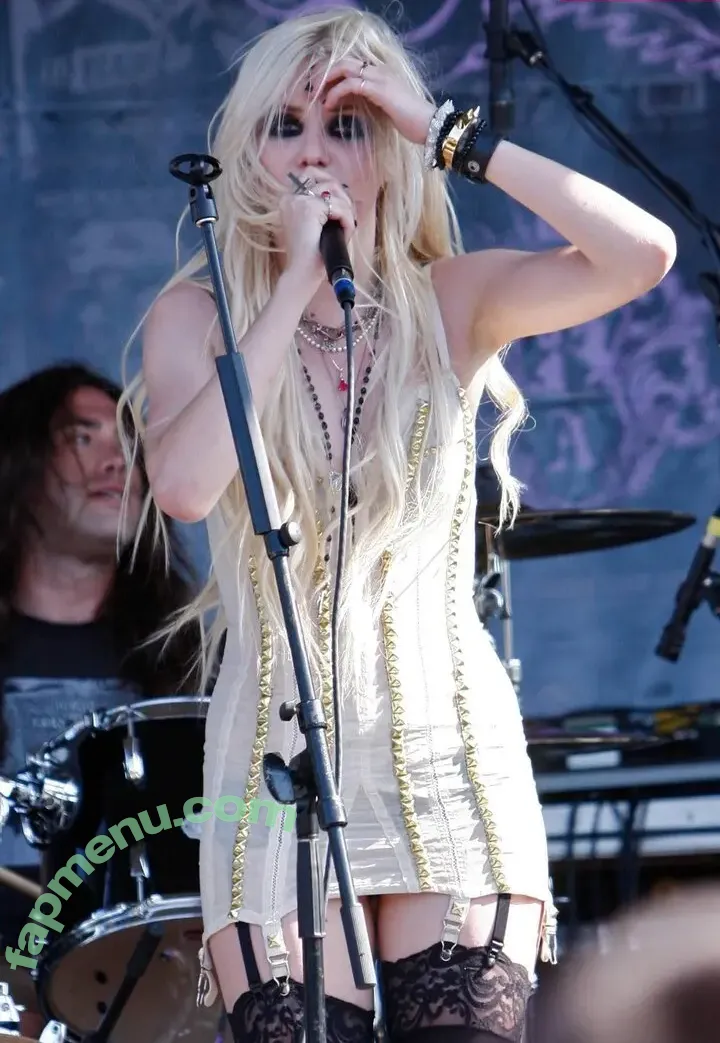 Taylor Momsen nude photo #0823 (aryelsoul / taylormomsen)