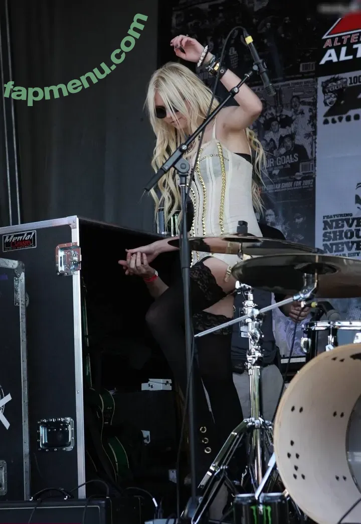 Taylor Momsen nude photo #0826 (aryelsoul / taylormomsen)