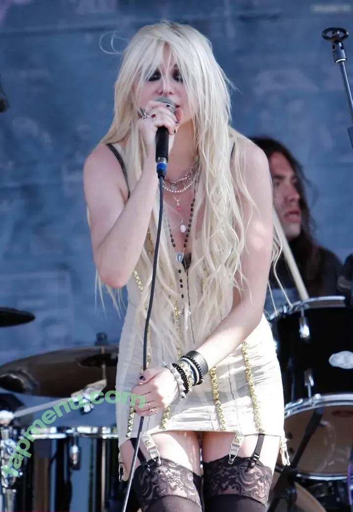 Taylor Momsen nude photo #0837 (aryelsoul / taylormomsen)