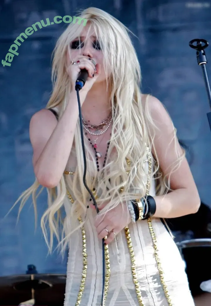 Taylor Momsen nude photo #0839 (aryelsoul / taylormomsen)