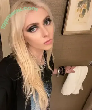Taylor Momsen / aryelsoul / taylormomsen nude photo #1048
