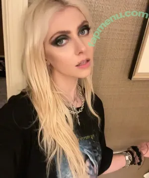 Taylor Momsen / aryelsoul / taylormomsen nude photo #1050