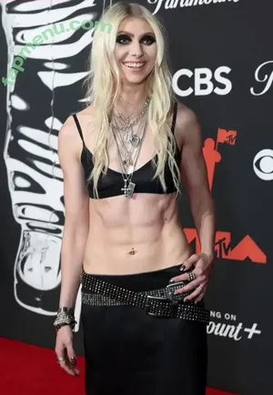 Taylor Momsen / aryelsoul / taylormomsen nude photo #1148