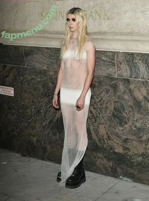 Taylor Momsen / aryelsoul / taylormomsen nude photo #1160