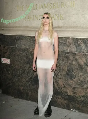 Taylor Momsen / aryelsoul / taylormomsen nude photo #1162