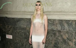 Taylor Momsen / aryelsoul / taylormomsen nude photo #1174