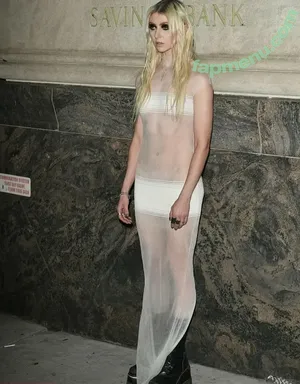 Taylor Momsen / aryelsoul / taylormomsen nude photo #1176